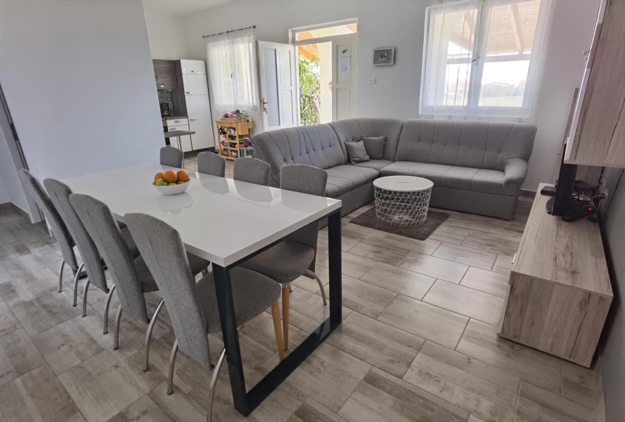 Apartments Jasna Привлака Екстериор снимка