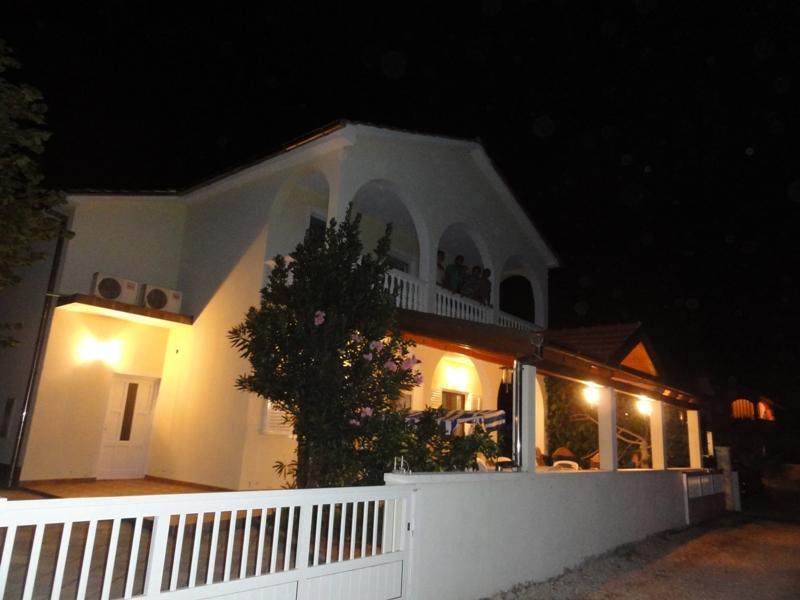 Apartments Jasna Привлака Екстериор снимка